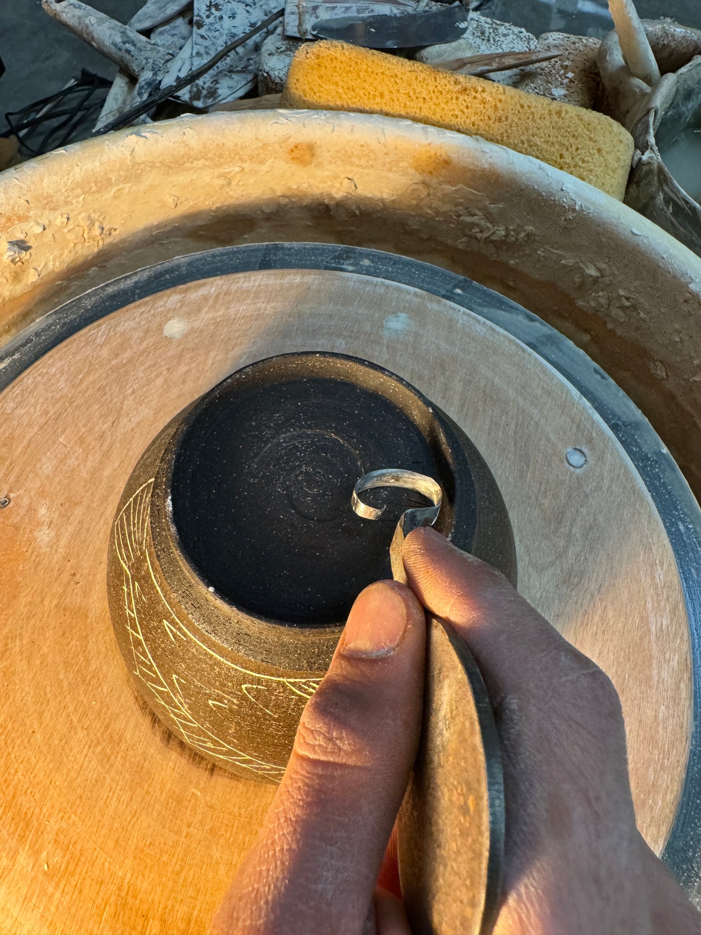 Pottery trimming tool