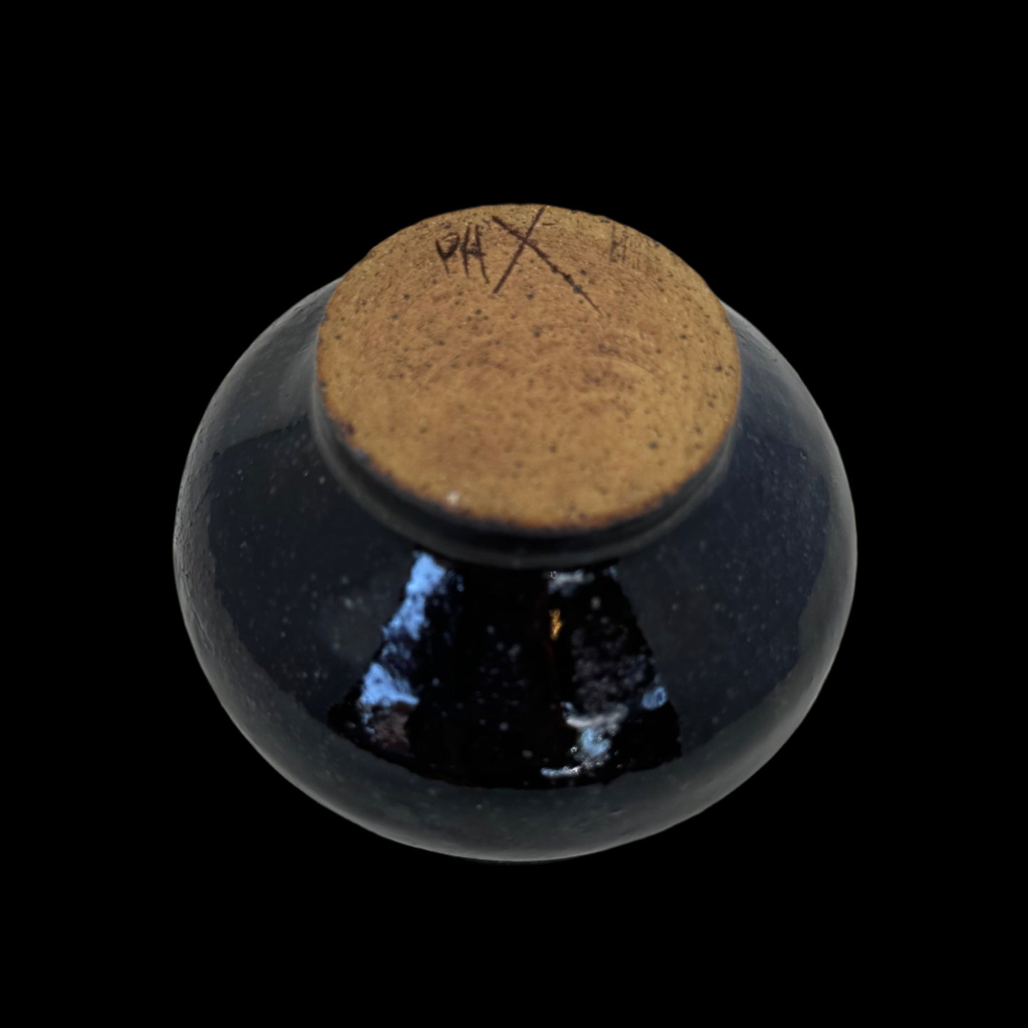 bottom of little pot