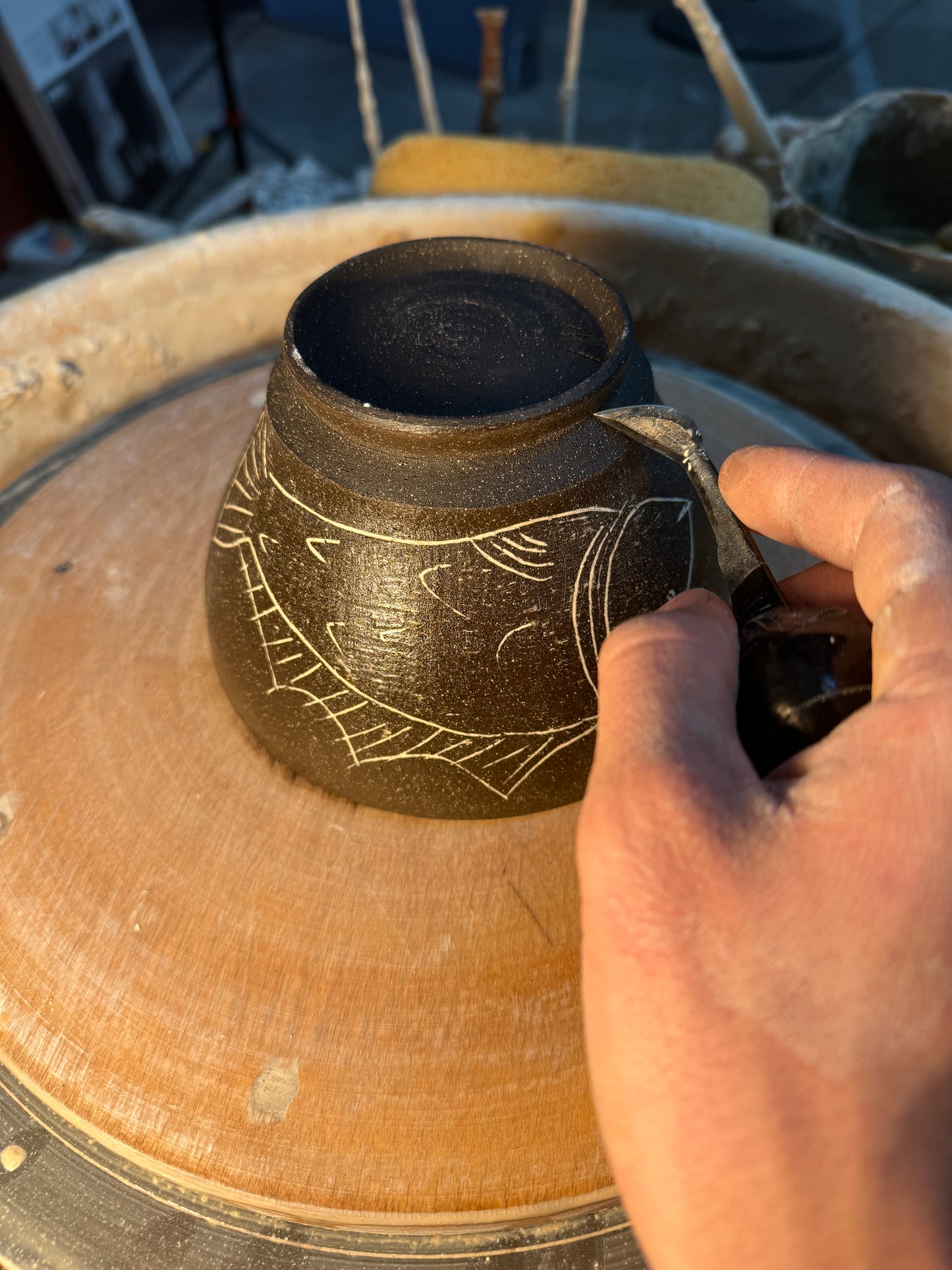 Pottery trimming tool