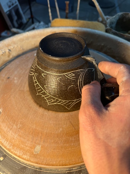 Pottery trimming tool