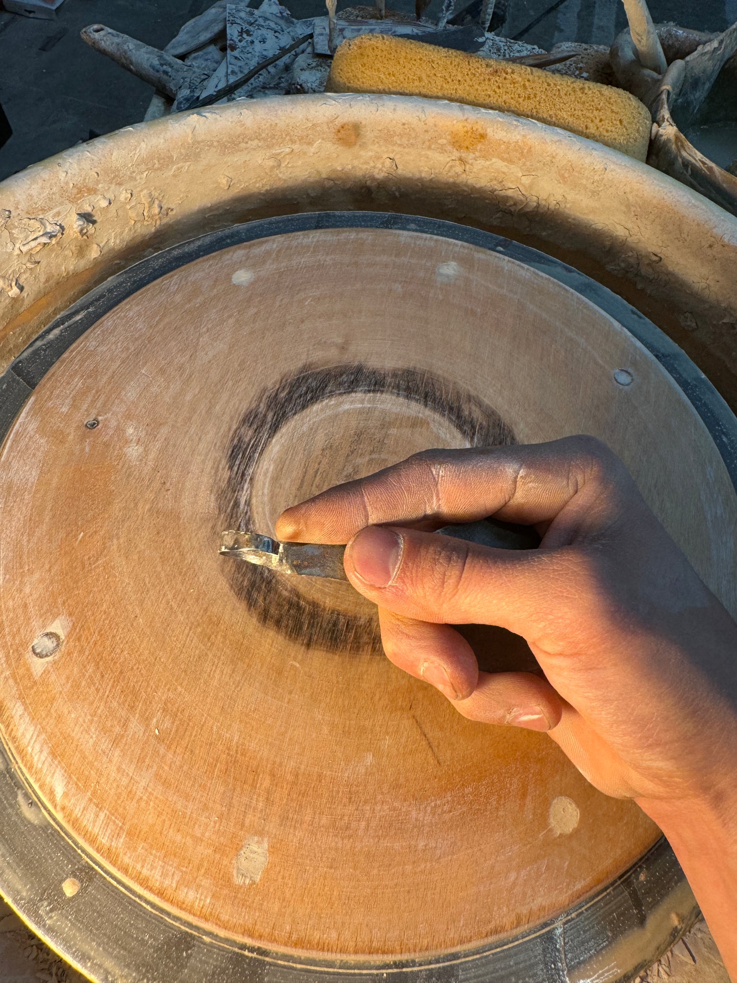 Pottery trimming tool